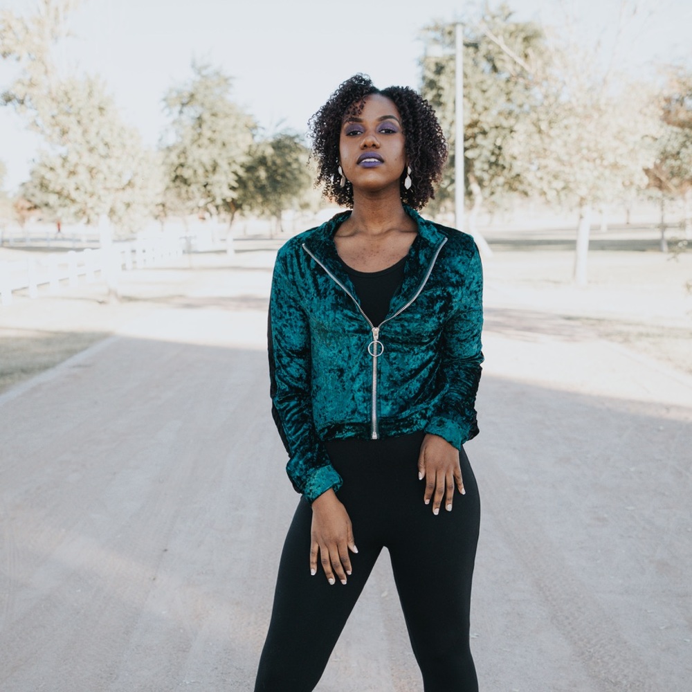 ✨Teal velvet jacket